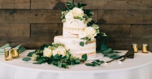 wedding cake table
